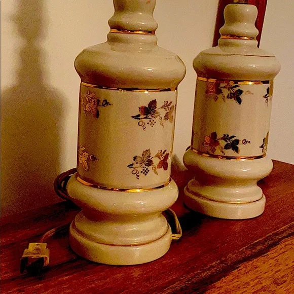 Two Antique Ivory Lamps with Gold Design - Picture 2 of 8
